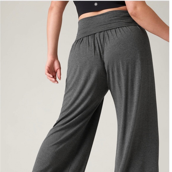 Athleta Grey Studio Jogger  charcoal grey. Worn a few times Good condition - Picture 2 of 9